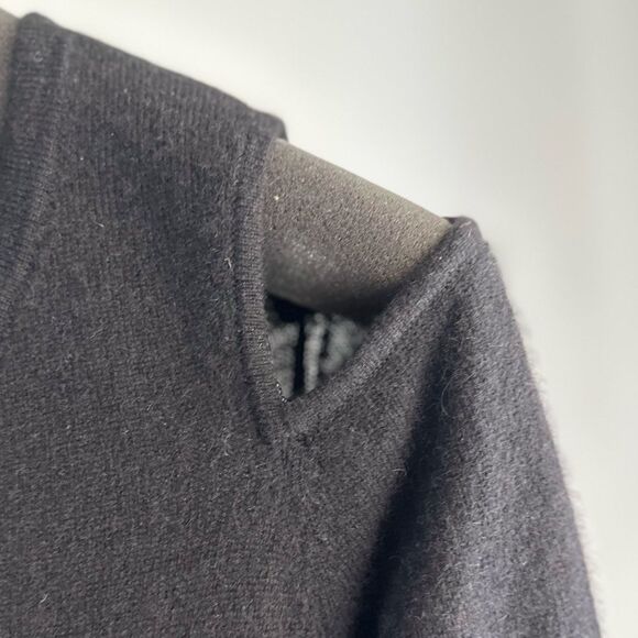 Charter Club 100% Cashmere Cold Shoulder Sweater New - Picture 2 of 2